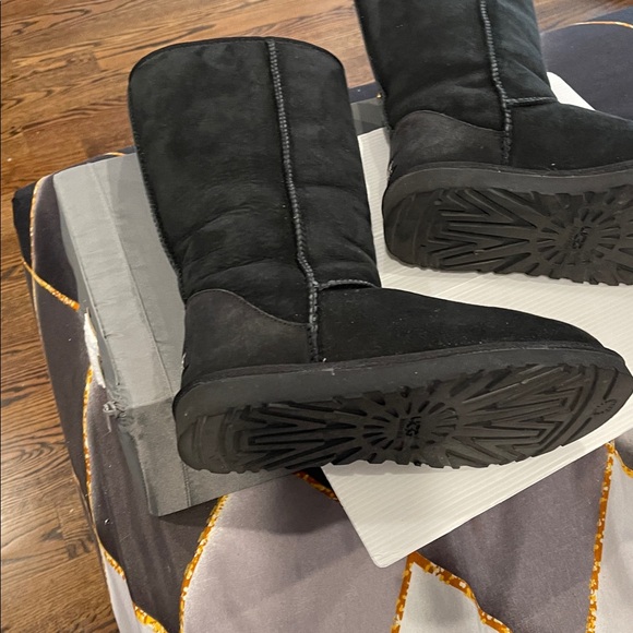 Black Suede Tall Boots u UGG brand - Picture 4 of 5